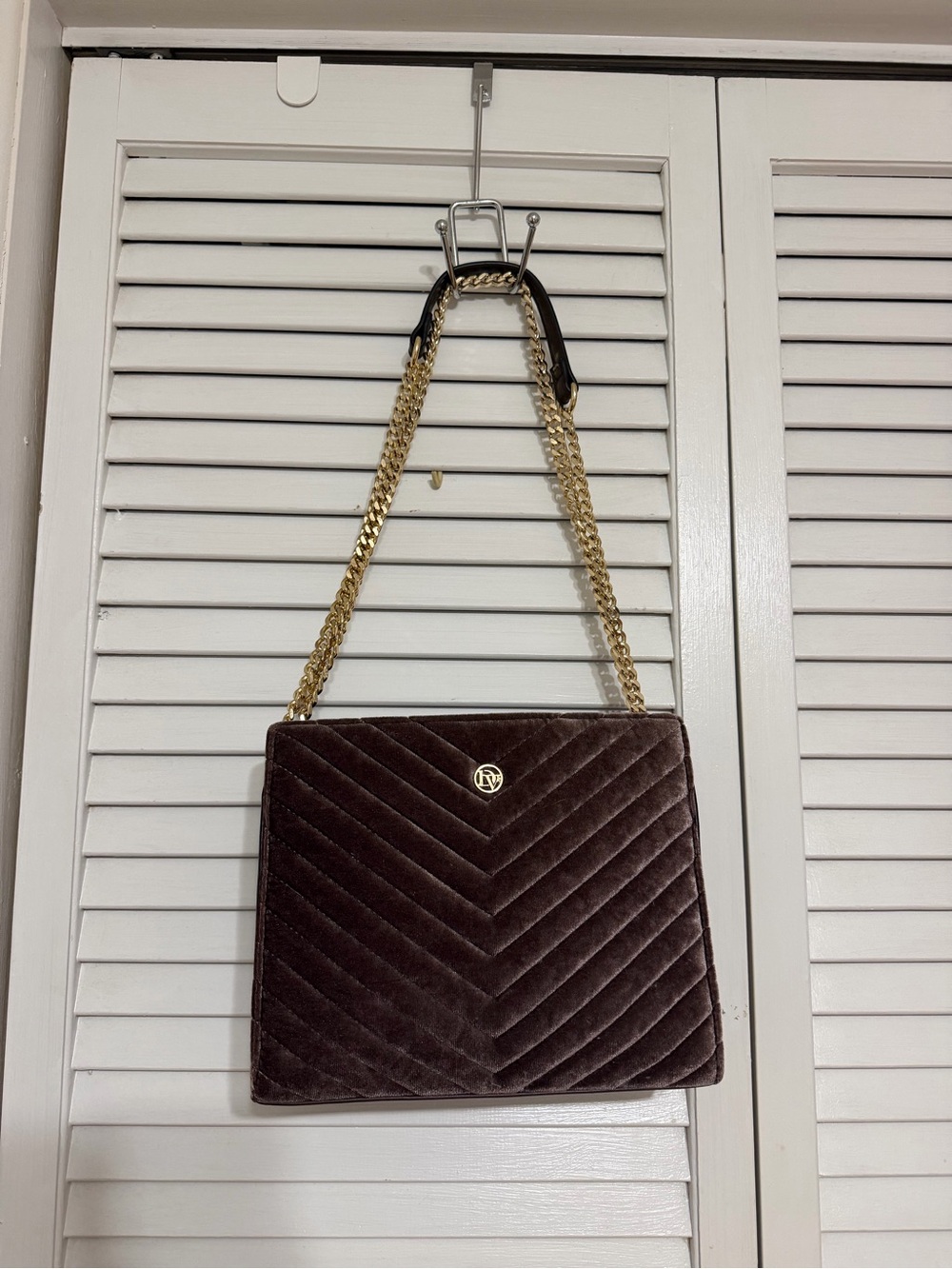 Velvet Shoulder Bag with Chain Strap - Purple